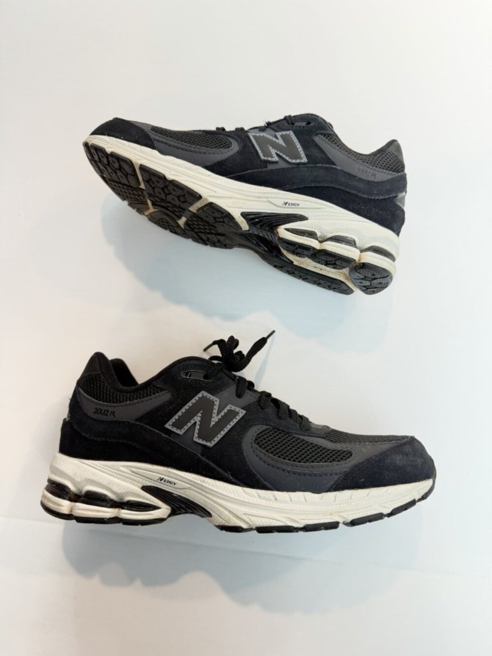 New Balance Kids 2002R Black Phantom Sneaker Boys Size 7 GC2002BK Lace Up